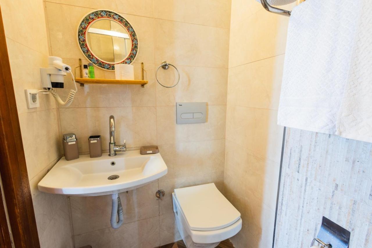 Lavantali Konak Otel Restoran Seferihisar Exterior foto